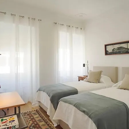Apartment Industrial Flat W/ Garage *